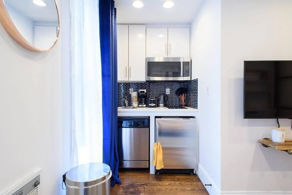 69-4A Quality New Prime Lower East 1Br Apt New York